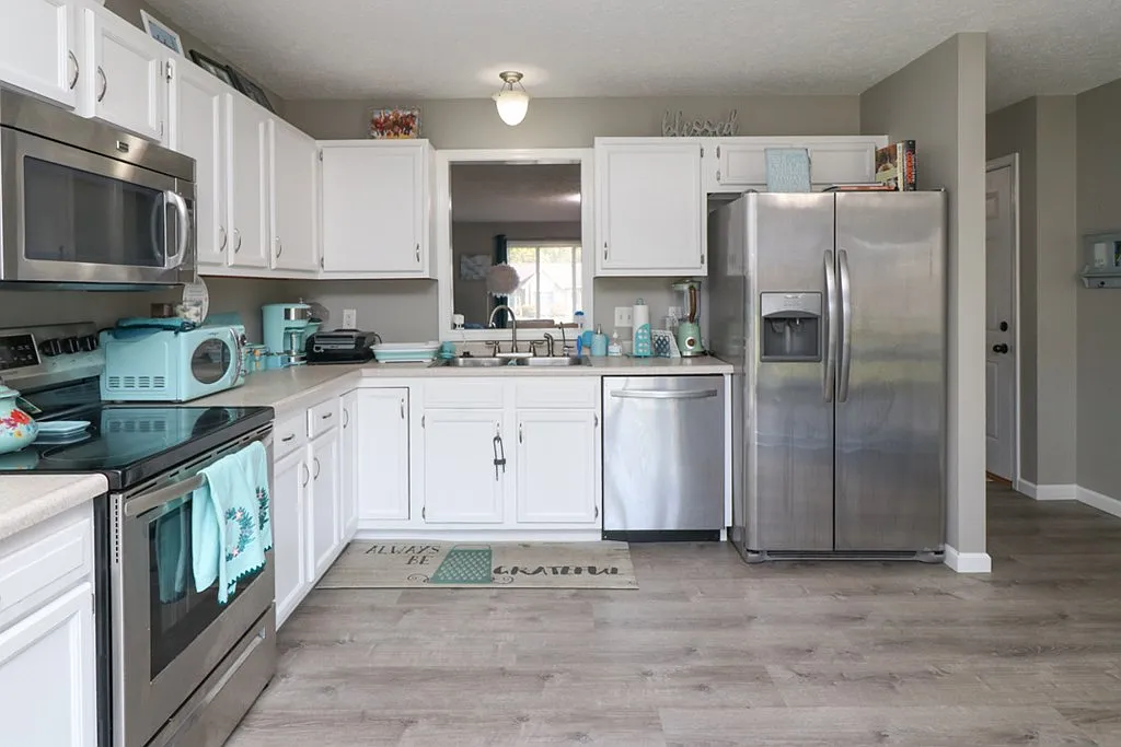 129 Elderberry Drive kitchen