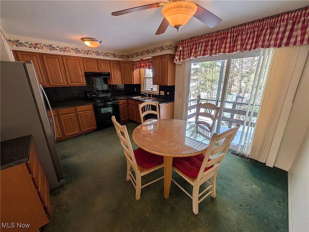 Kitchen before renovation