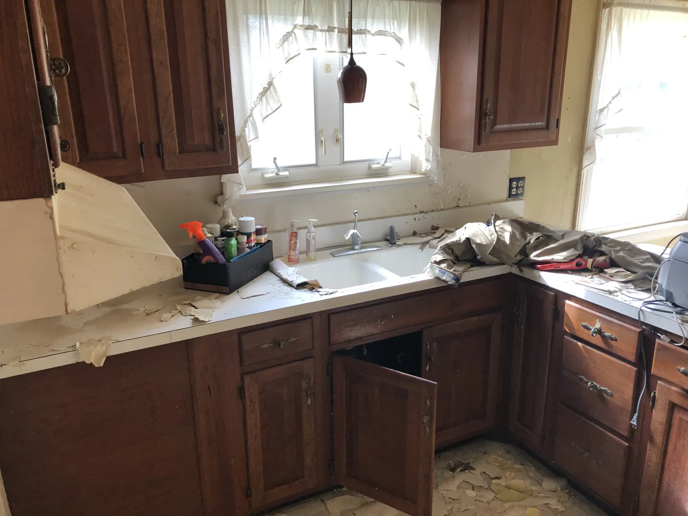 Kitchen before renovation
